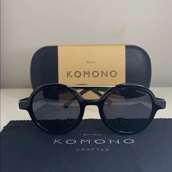 Komono New Vivien Glossy Black Sunglasses